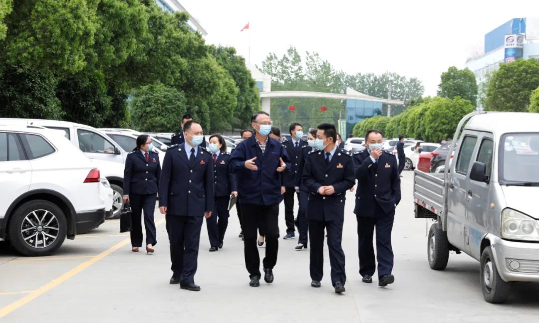 隨州市稅務(wù)局與程力汽車集團(tuán)共同舉辦“減稅費(fèi)優(yōu)服務(wù)，助復(fù)產(chǎn)促發(fā)展 ”