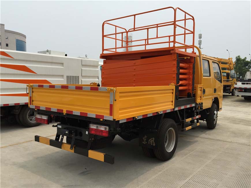 東風(fēng)8米、10米升降平臺(tái)車