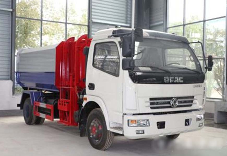 國五東風(fēng)自裝卸式垃圾車
